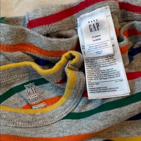 Gap Toddler Pajama Set - Picture 3 of 3